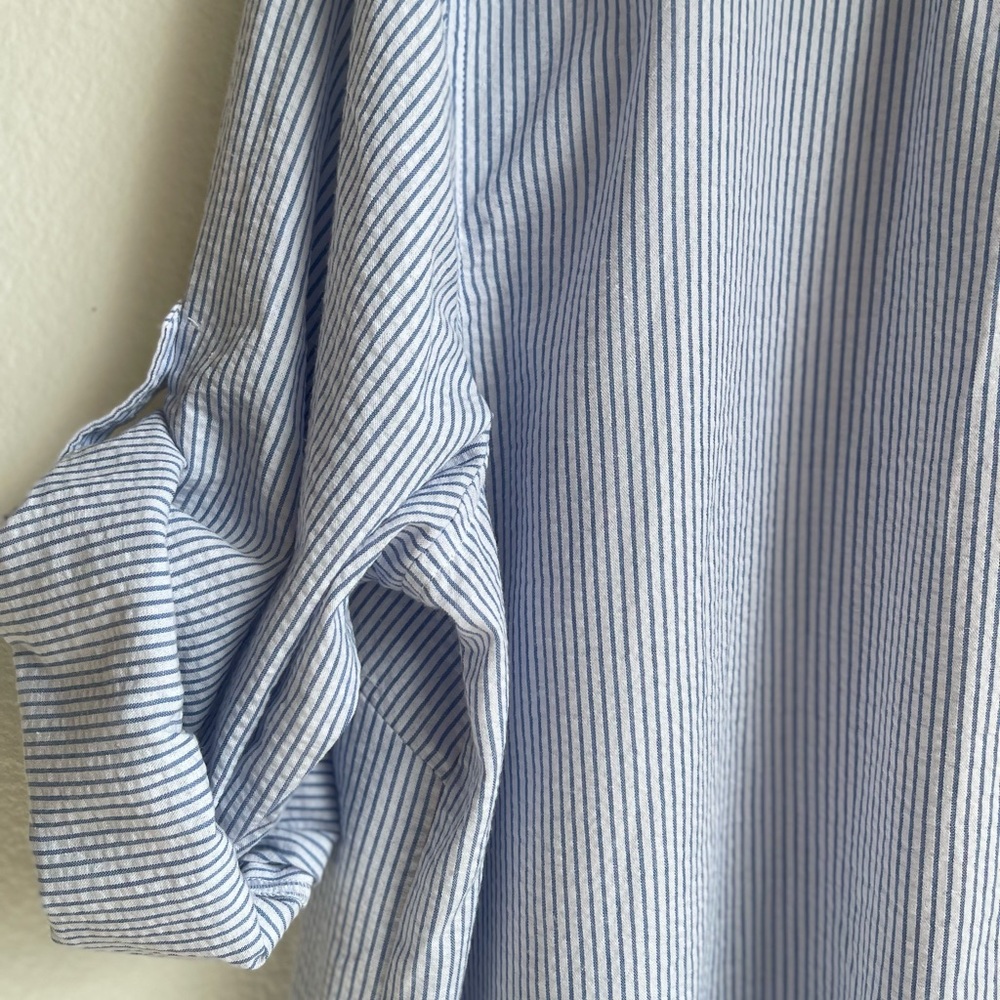 Lands' End Women’s Light‎ Blue Pinstripe Casual Button-Down Shirt - Picture 11 of 12